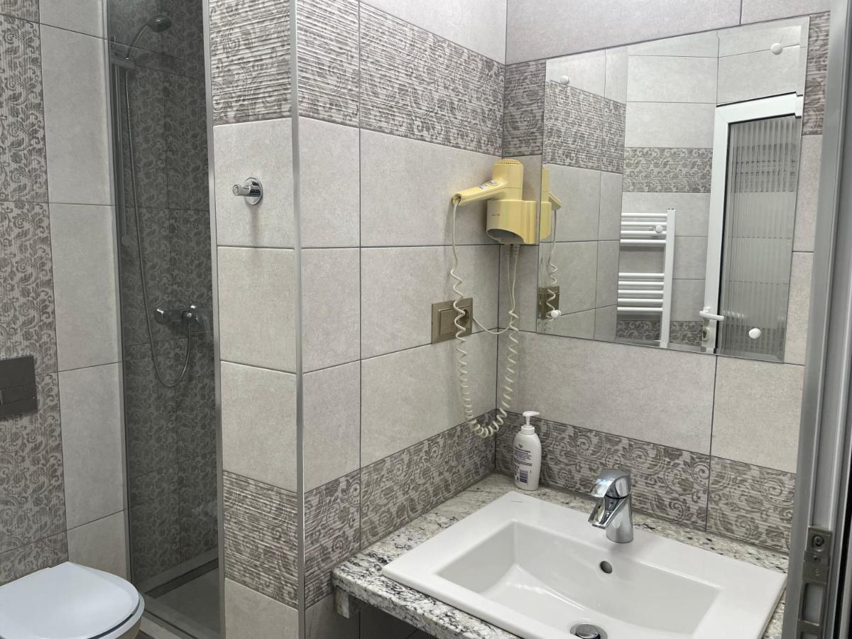 Pension Regal Сату-Маре Экстерьер фото