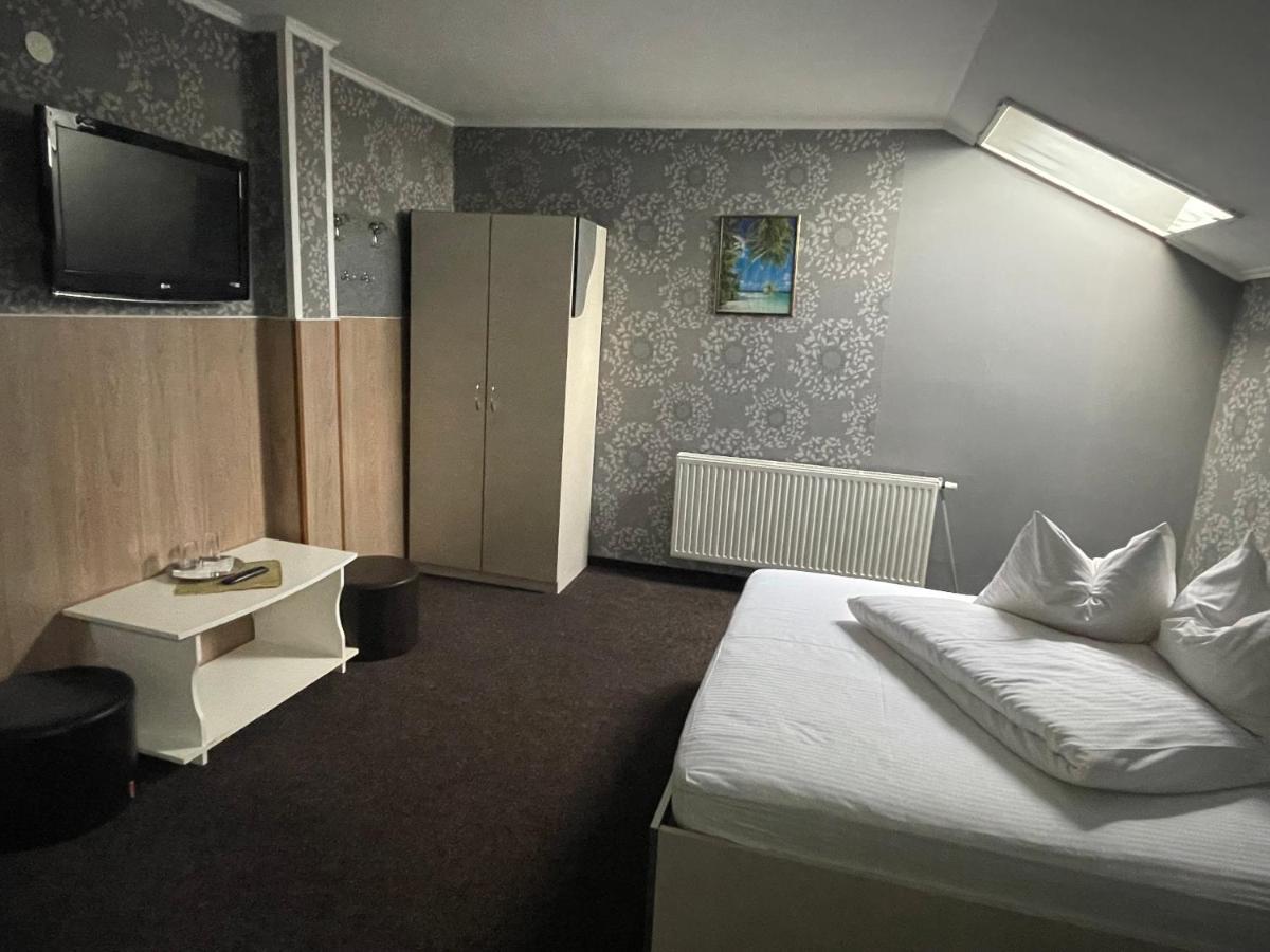 Pension Regal Сату-Маре Экстерьер фото