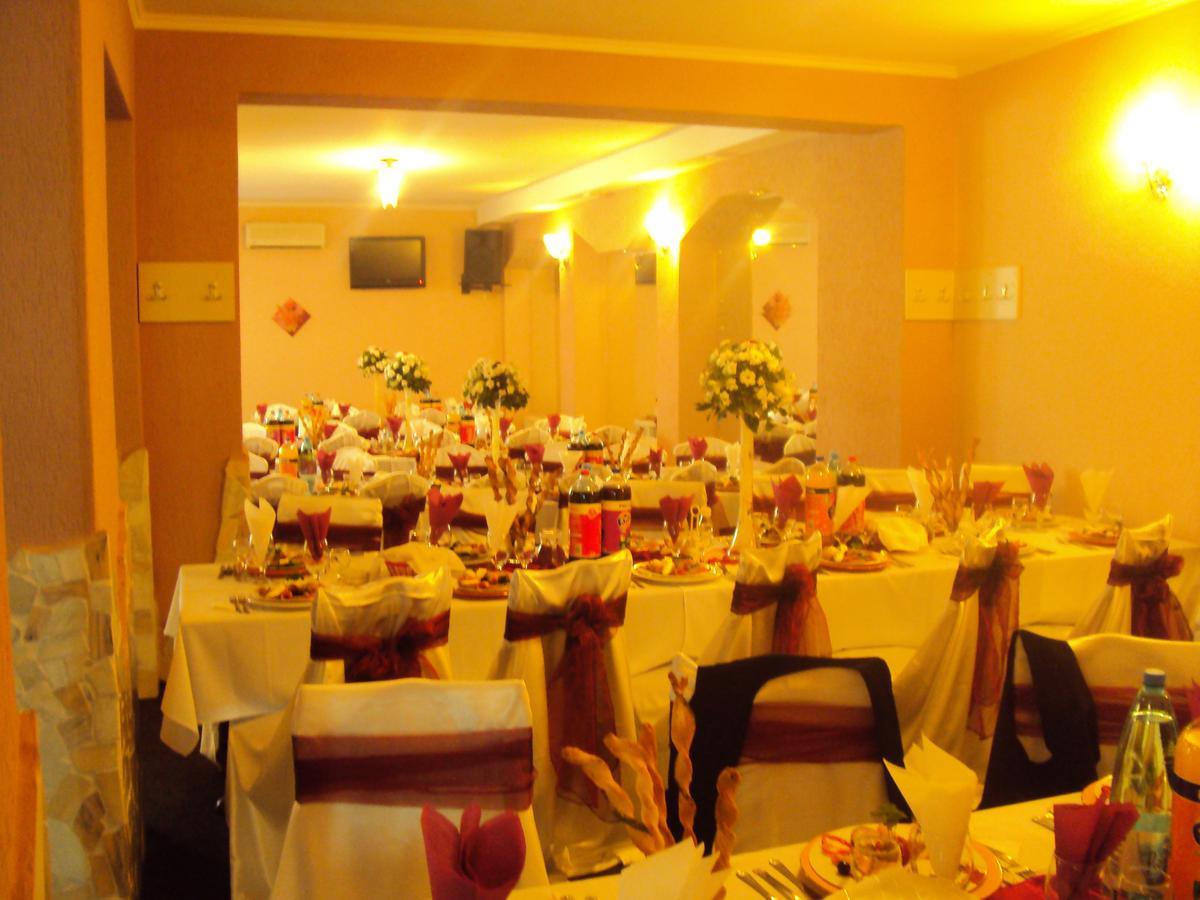 Pension Regal Сату-Маре Экстерьер фото